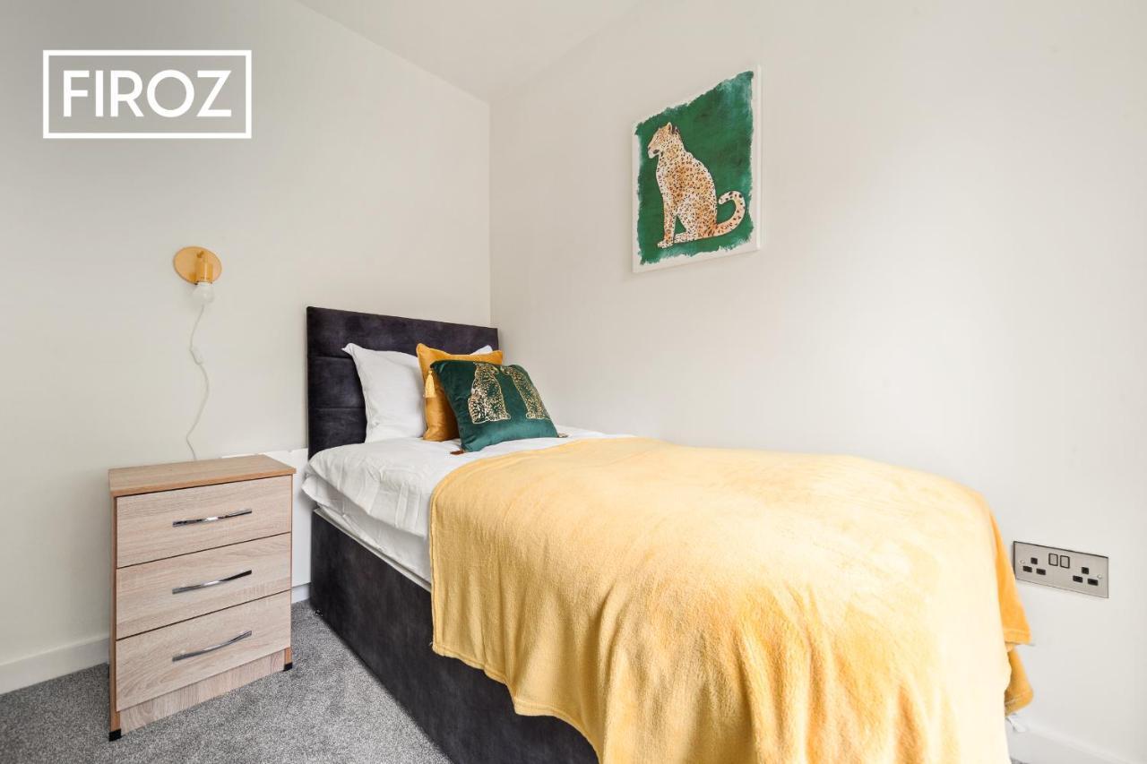 Spacious 4 Bedroom 3 Bath House For Families & Contractors With Free Parking, Fast Wi-Fi & Netflix By Firoz Property Managementリーズ エクステリア 写真
