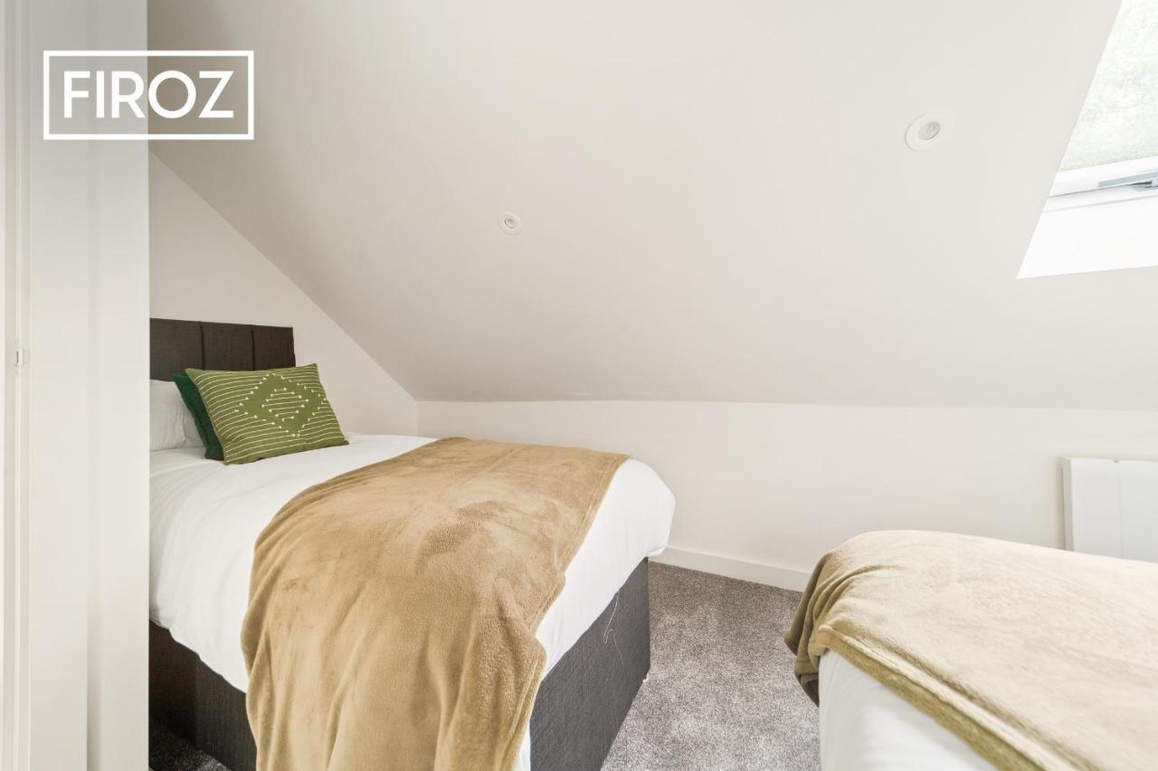 Spacious 4 Bedroom 3 Bath House For Families & Contractors With Free Parking, Fast Wi-Fi & Netflix By Firoz Property Managementリーズ エクステリア 写真
